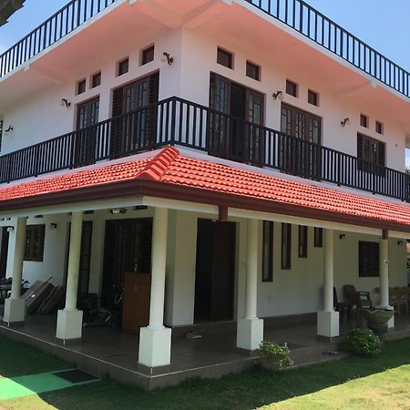 Pick & Go White House Bed & Breakfast Negombo Eksteriør bilde