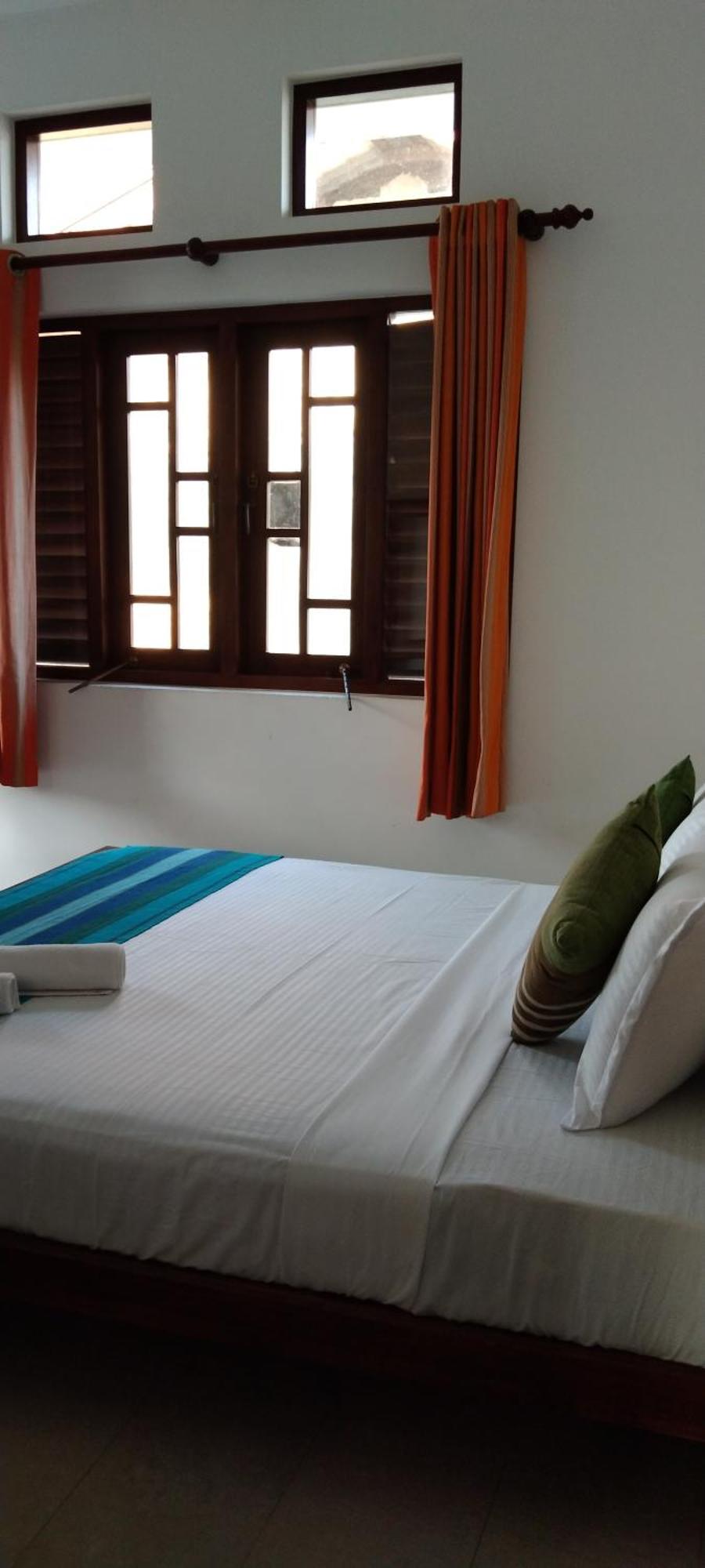 Pick & Go White House Bed & Breakfast Negombo Eksteriør bilde