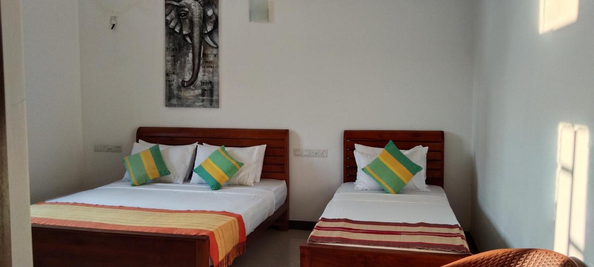 Pick & Go White House Bed & Breakfast Negombo Eksteriør bilde