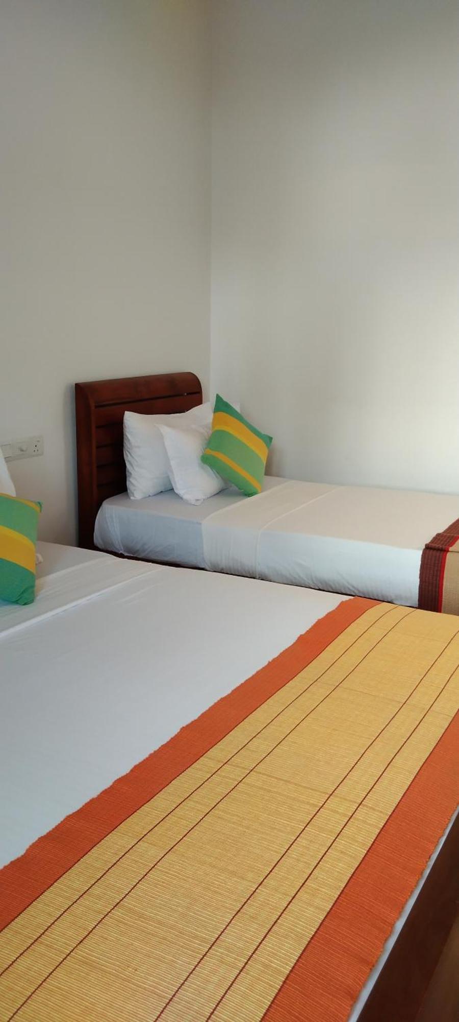 Pick & Go White House Bed & Breakfast Negombo Eksteriør bilde