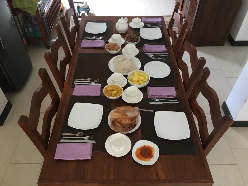 Pick & Go White House Bed & Breakfast Negombo Eksteriør bilde