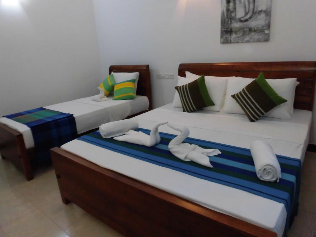Pick & Go White House Bed & Breakfast Negombo Eksteriør bilde