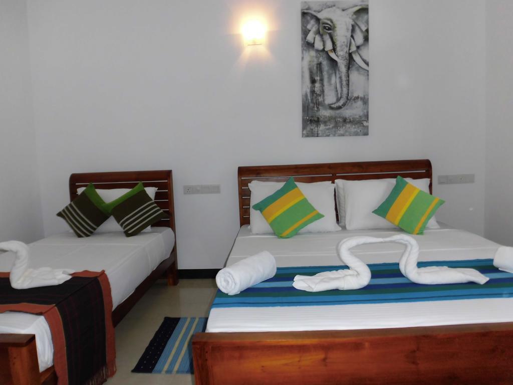 Pick & Go White House Bed & Breakfast Negombo Eksteriør bilde