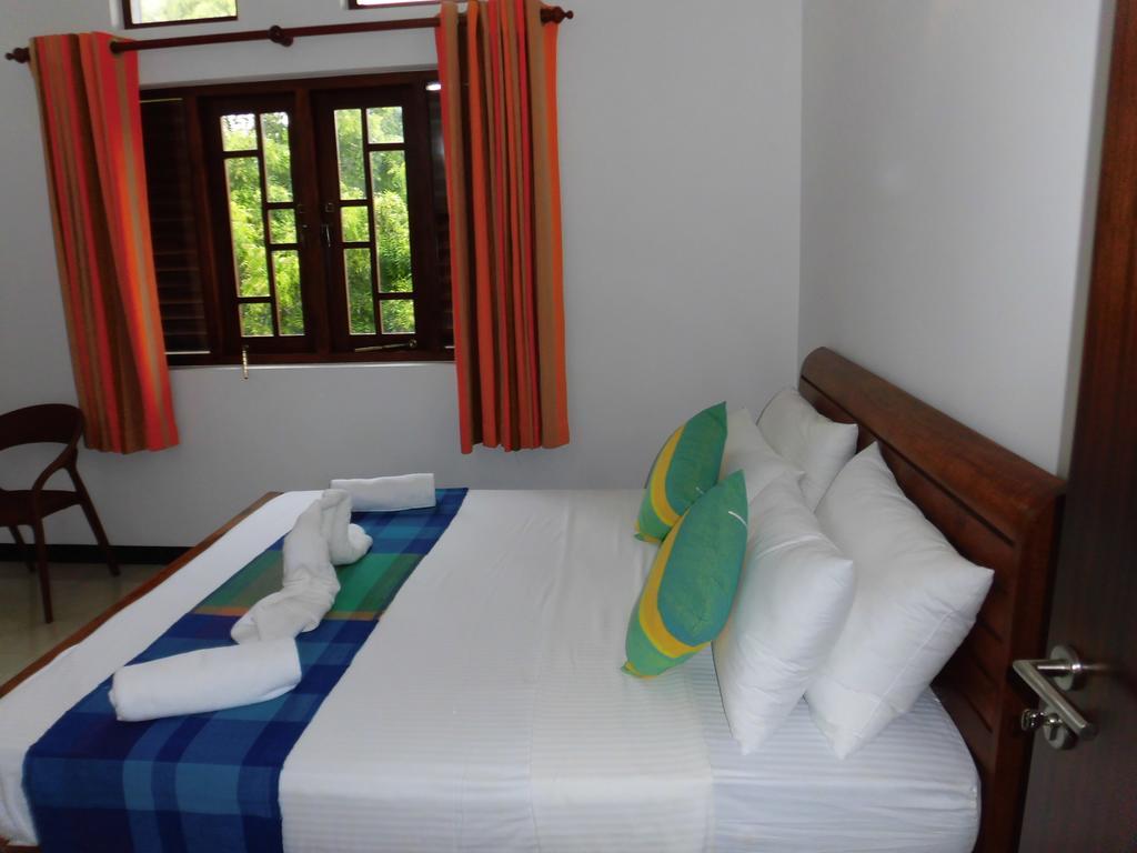 Pick & Go White House Bed & Breakfast Negombo Eksteriør bilde