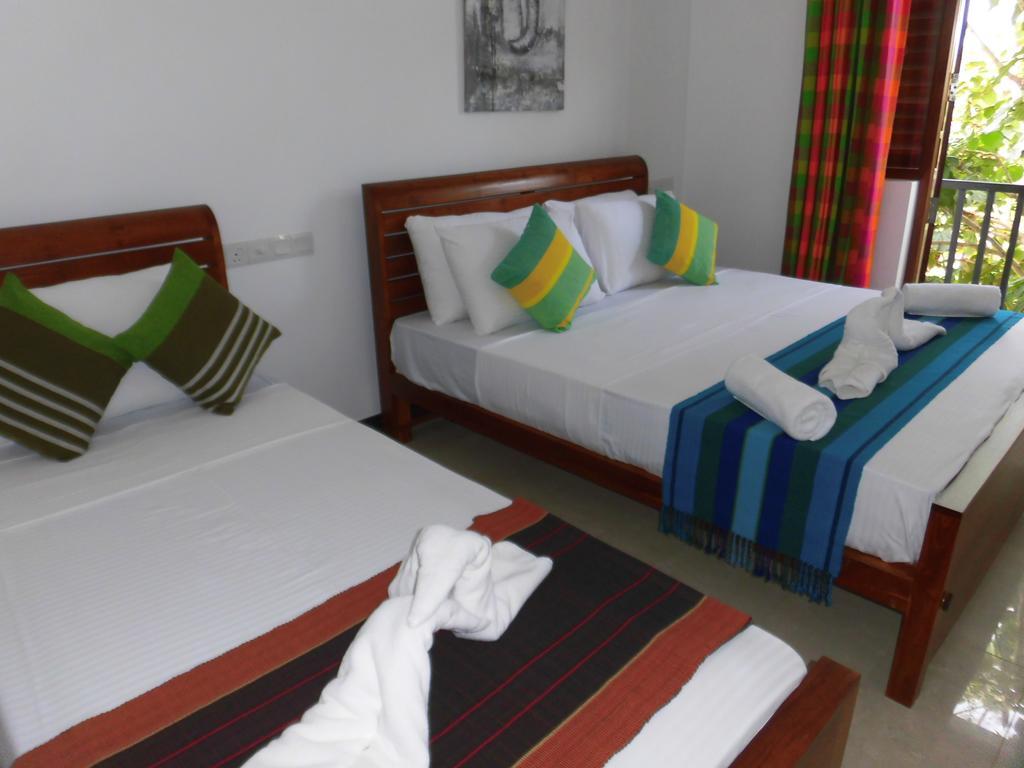 Pick & Go White House Bed & Breakfast Negombo Eksteriør bilde