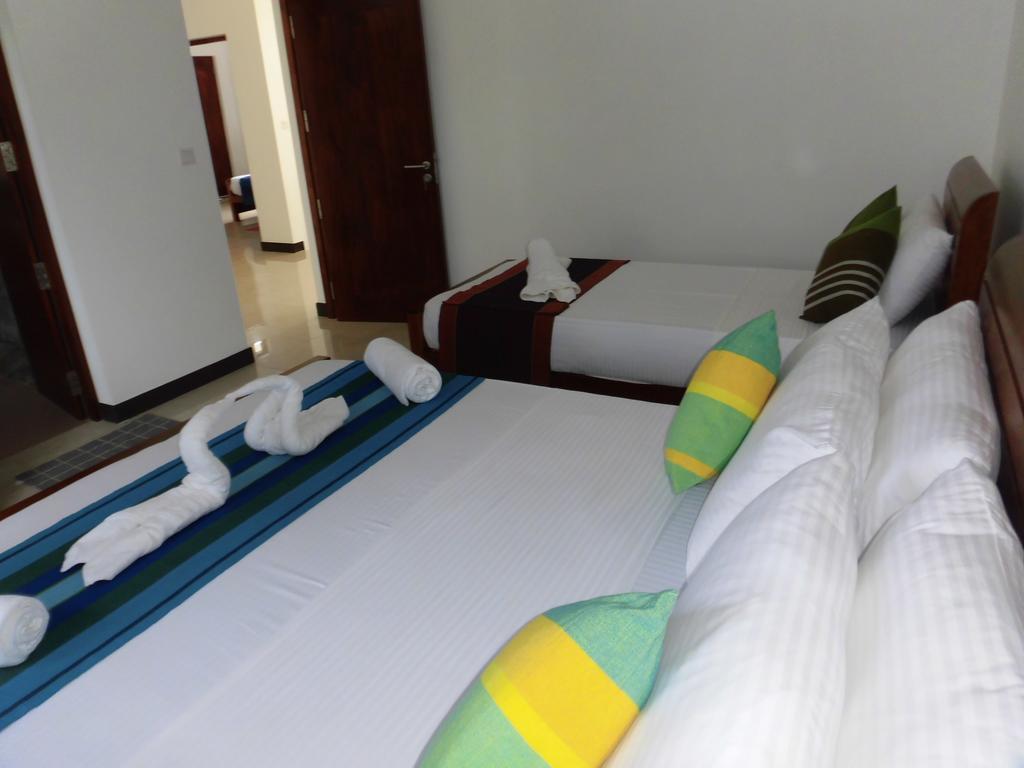 Pick & Go White House Bed & Breakfast Negombo Eksteriør bilde