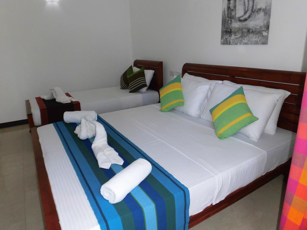 Pick & Go White House Bed & Breakfast Negombo Eksteriør bilde