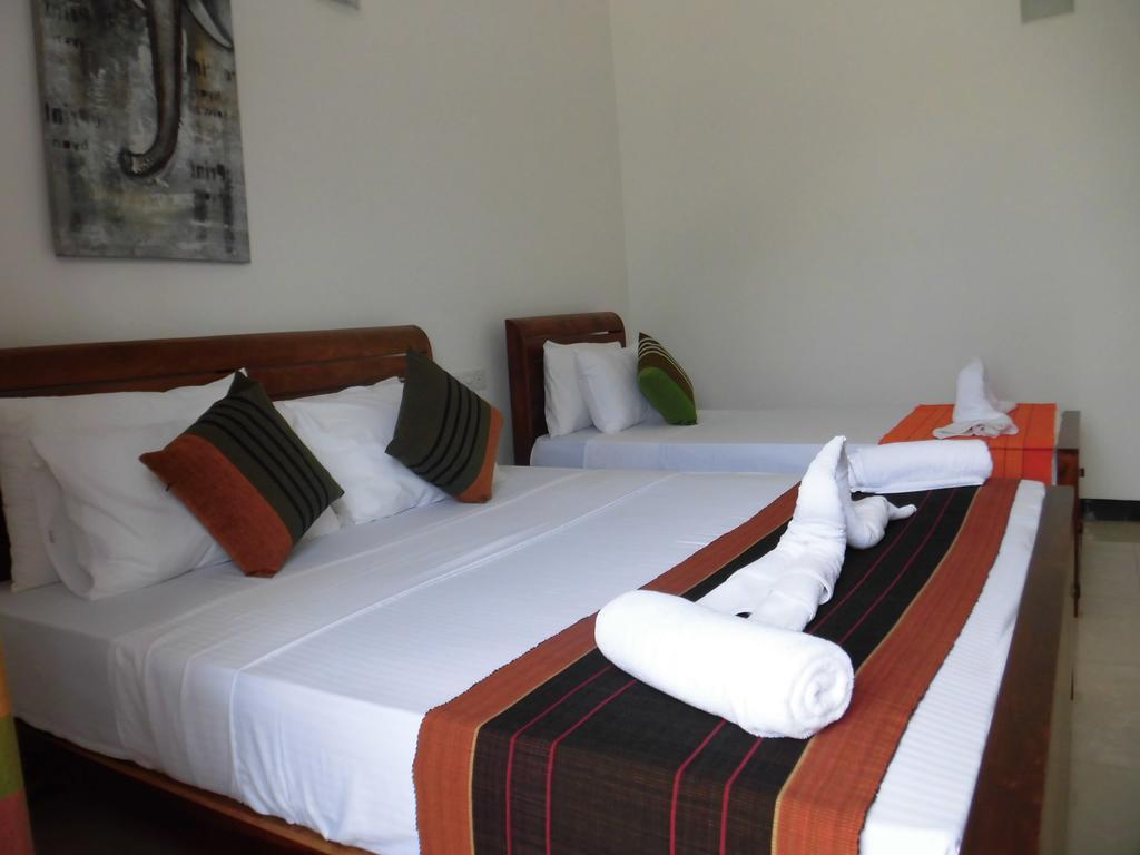 Pick & Go White House Bed & Breakfast Negombo Eksteriør bilde