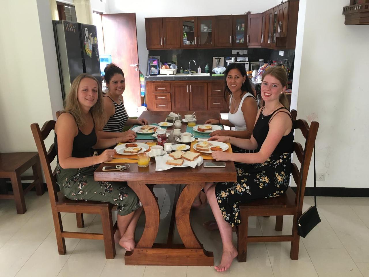 Pick & Go White House Bed & Breakfast Negombo Eksteriør bilde