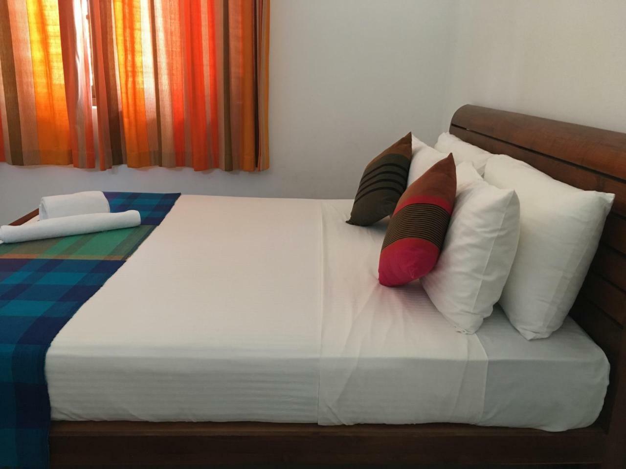 Pick & Go White House Bed & Breakfast Negombo Eksteriør bilde