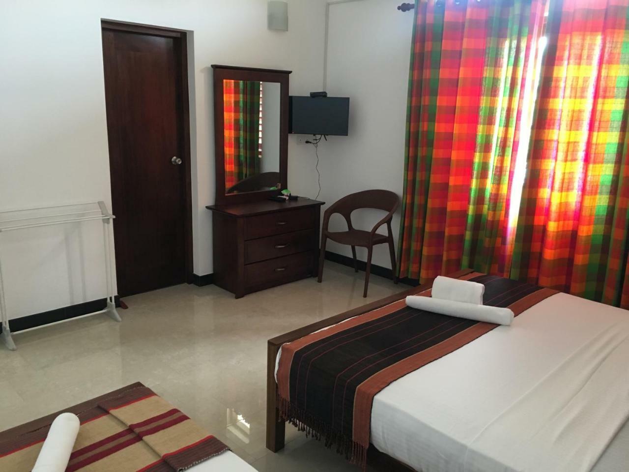 Pick & Go White House Bed & Breakfast Negombo Eksteriør bilde